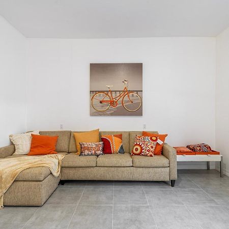 2 Br/ 1 Ba Home, Sleeps 10, 1 Min Walk To Rosarito Beach Екстериор снимка