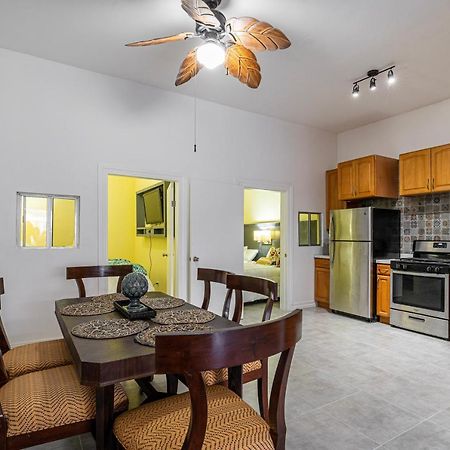 2 Br/ 1 Ba Home, Sleeps 10, 1 Min Walk To Rosarito Beach Екстериор снимка