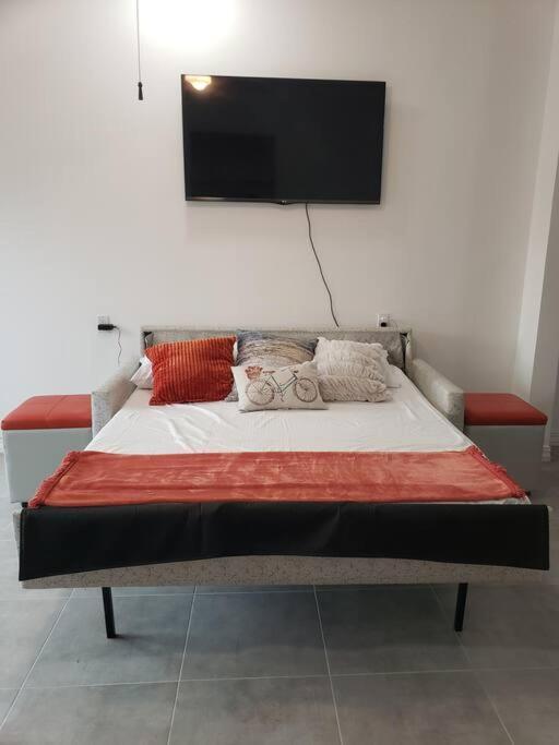 2 Br/ 1 Ba Home, Sleeps 10, 1 Min Walk To Rosarito Beach Екстериор снимка