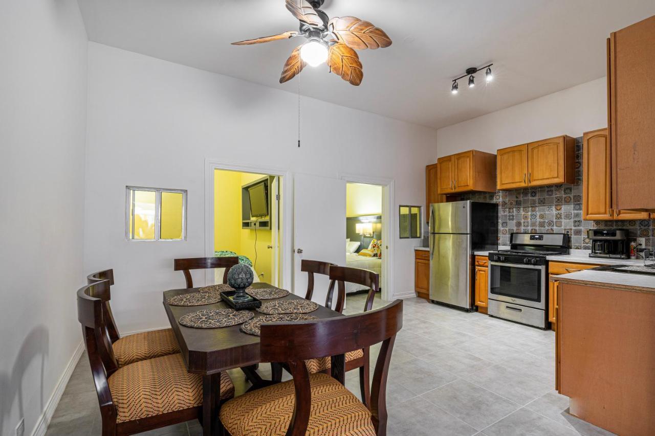 2 Br/ 1 Ba Home, Sleeps 10, 1 Min Walk To Rosarito Beach Екстериор снимка