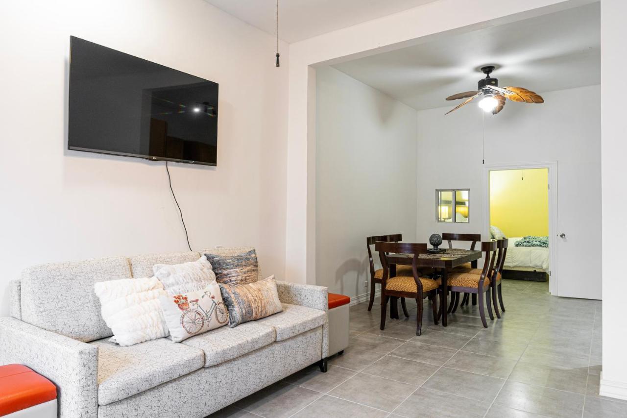 2 Br/ 1 Ba Home, Sleeps 10, 1 Min Walk To Rosarito Beach Екстериор снимка