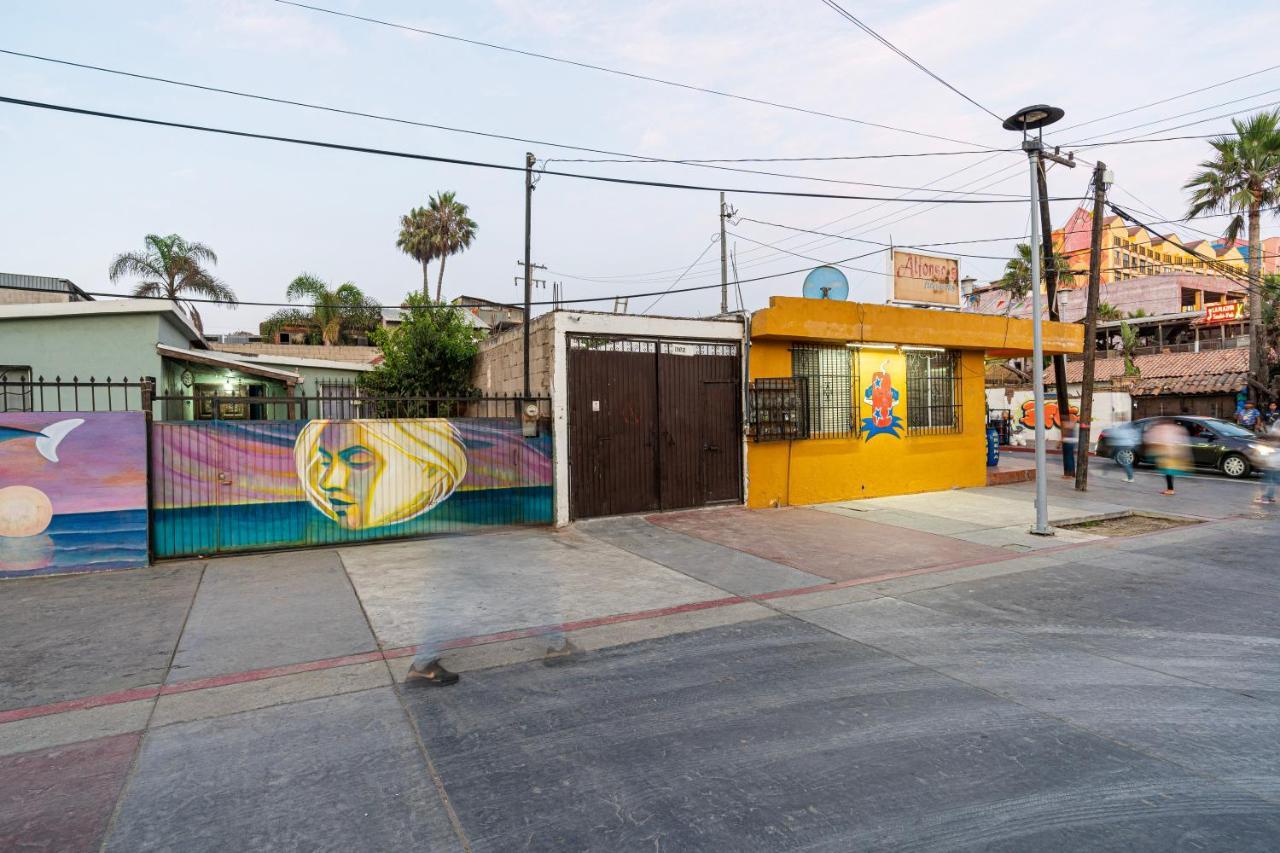 2 Br/ 1 Ba Home, Sleeps 10, 1 Min Walk To Rosarito Beach Екстериор снимка