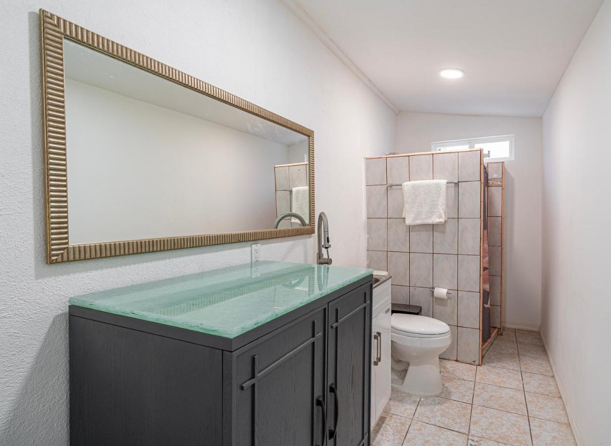2 Br/ 1 Ba Home, Sleeps 10, 1 Min Walk To Rosarito Beach Екстериор снимка